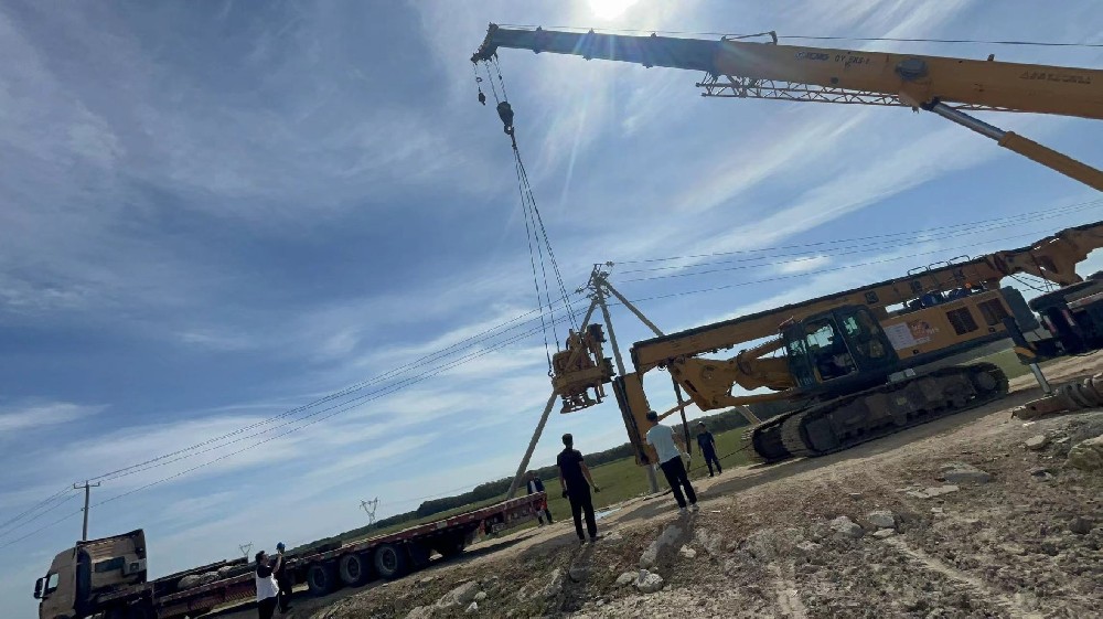 徐工XR220D旋挖鉆機(jī)順利出口迪拜